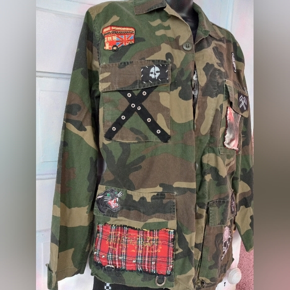 Sneak peek @ WIP custom Rage Against the Sewing Machine upcoming jackets! Ooak🧵 - Picture 13 of 16